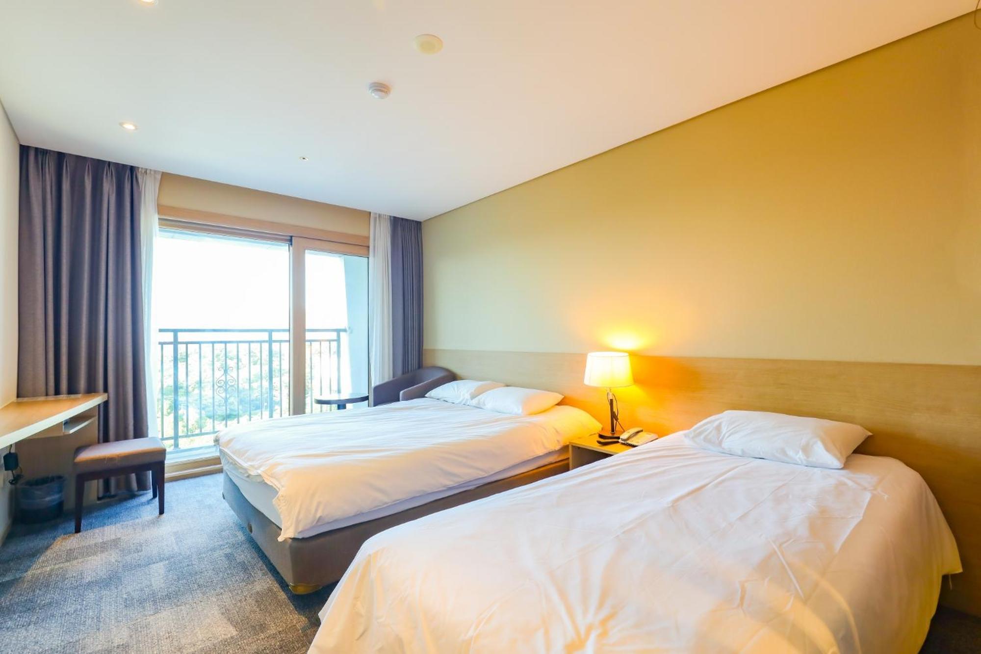 From H The Best Hotel Jeju Seongsan Seogwipo Exterior foto
