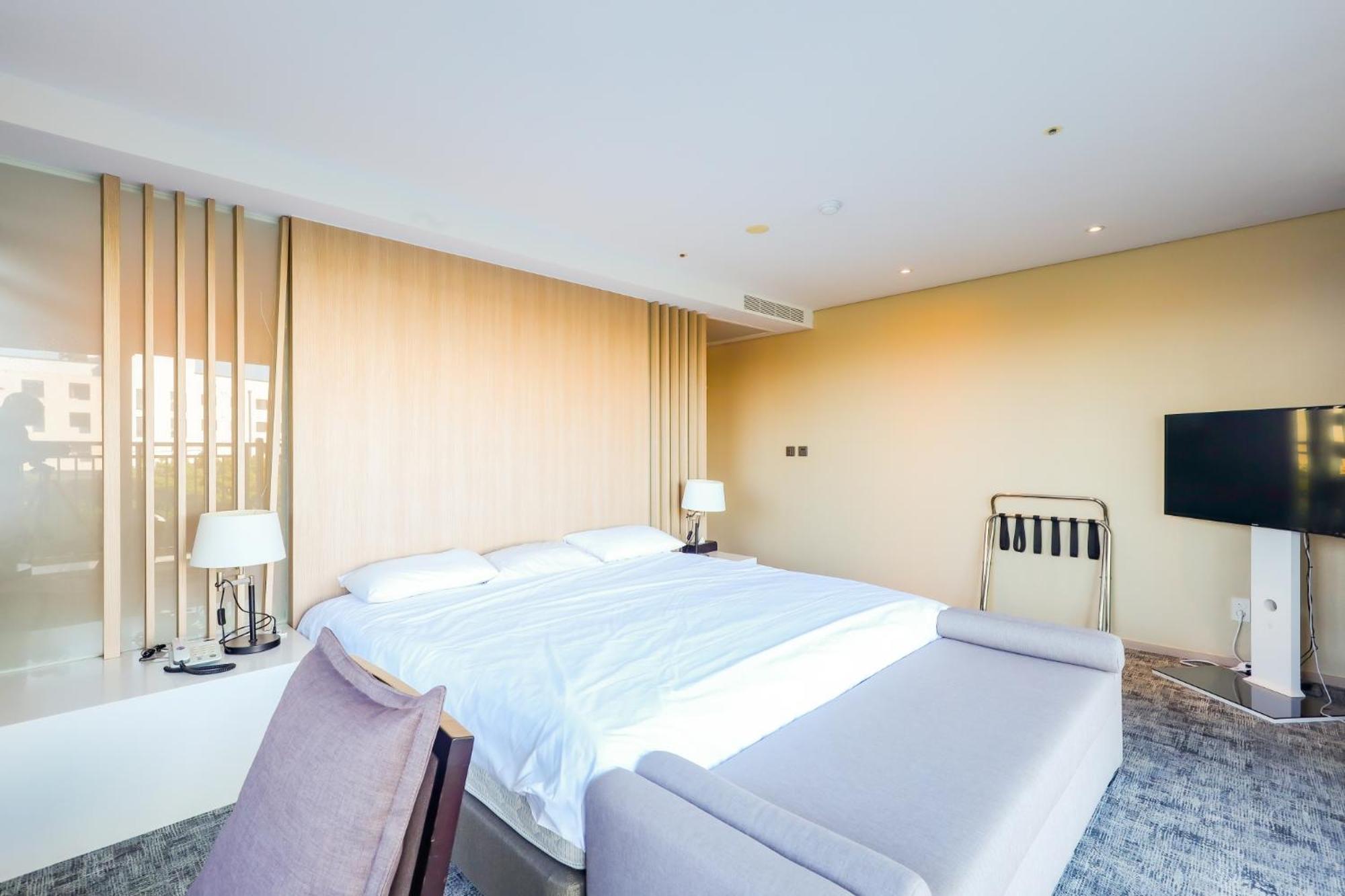From H The Best Hotel Jeju Seongsan Seogwipo Exterior foto