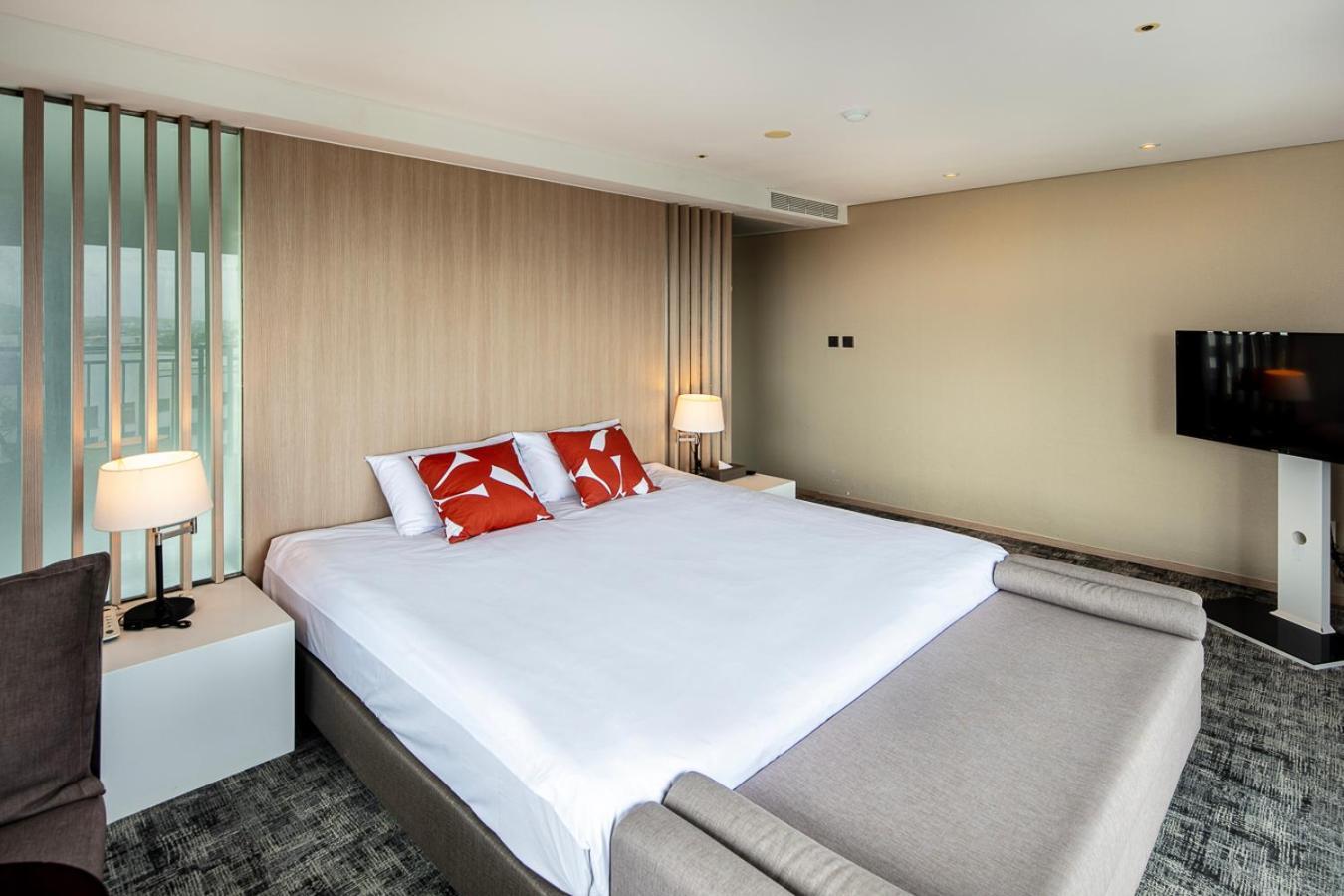 From H The Best Hotel Jeju Seongsan Seogwipo Exterior foto